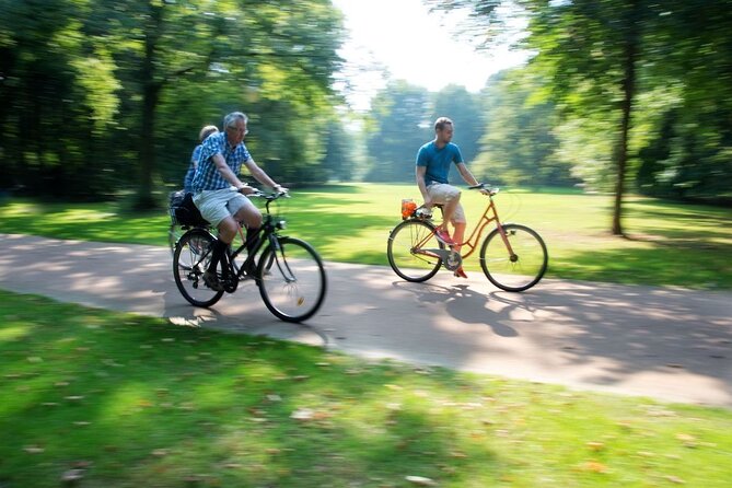 3-Hour Bike Tour of Tiergarten and Berlin's Hidden Places - Group size and ride rhythm: why 5 to 15 people works