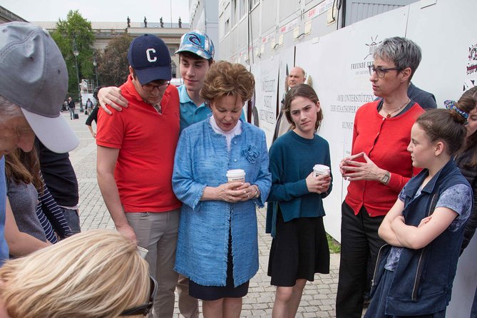 4 hours tour "The Best of Berlin" - Gendarmenmarkt: Beauty, Symmetry, and the Berlin Contrast