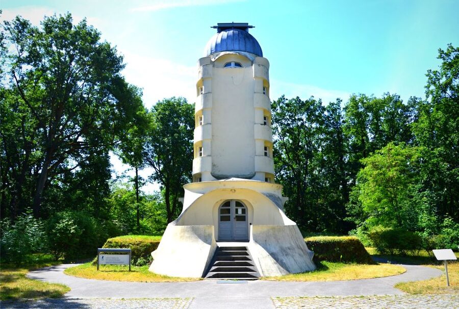 Albert Einstein in Berlin Private Guided Tour - Potsdam by Train: Einstein Tower and the Albert Einstein Science Park