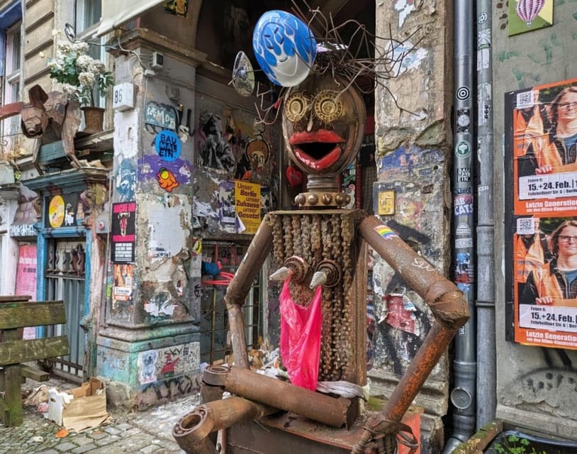 Alternative Berlin / Street art tour - Private group - Meeting at Warschauer Straße, and what three hours really means