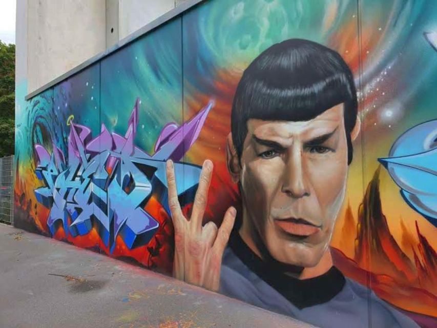 Alternative Berlin / Street art tour - Private group - Hidden alleys, transformed industrial spaces, and green initiatives