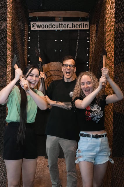 AXE THROWING EXPERIENCE IN BERLIN - Axe Throwing in Berlin at WoodCutterBerlin, What It Really Feels Like
