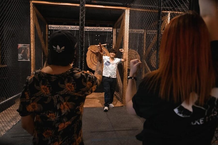 AXE THROWING EXPERIENCE IN BERLIN - Coaching That Helps You Hit Targets Faster (Thiago’s Style)