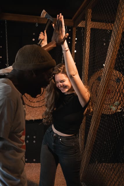 AXE THROWING EXPERIENCE IN BERLIN - Tips to Get More Hits in Your First Hour