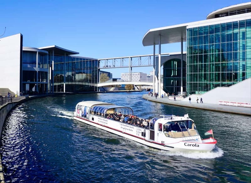 Berlin: 1-Hour Boat Tour with Bilingual Live Guide - A 1-hour Spree cruise that makes Berlin’s center click