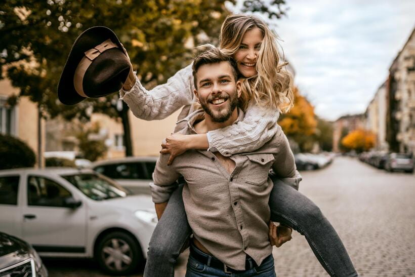 Berlin: 1-Hour Boat Tour with Bilingual Live Guide - Reederei Hadynski and the pier meetup, what to expect before departure