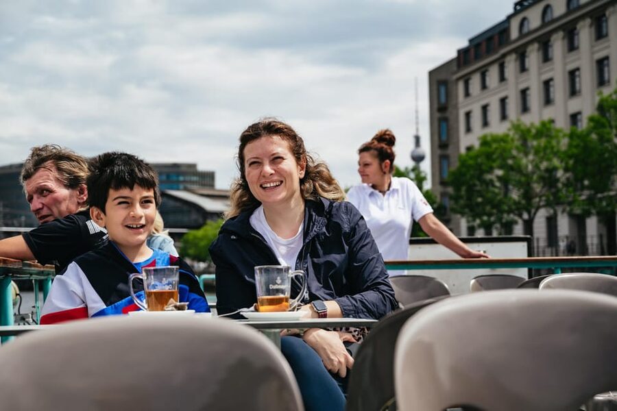 Berlin: 1-Hour City Sightseeing Cruise - Humboldt Forum and the eastern highlights by the Spree