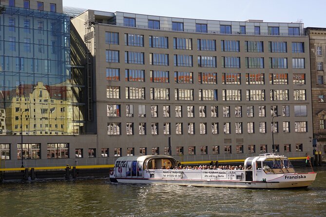 Berlin: 1-hr Boat Tour with Bilingual Live Guide (DE/EN) - Tips for getting better views and a smoother hour