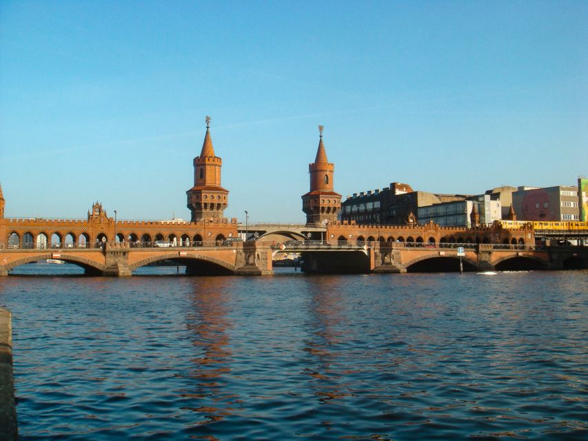 Berlin: 2.5-Hour East Side Boat Cruise with Commentary - The river start: Mühlendamm Lock and the “slow” moment that makes sense