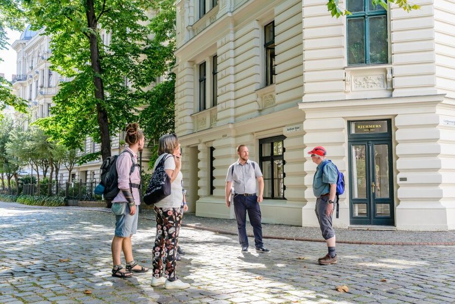 Berlin: 2.5-Hour Walking Tour through Kreuzberg 61 - From Platz der Luftbrücke into western Kreuzberg’s street scenes