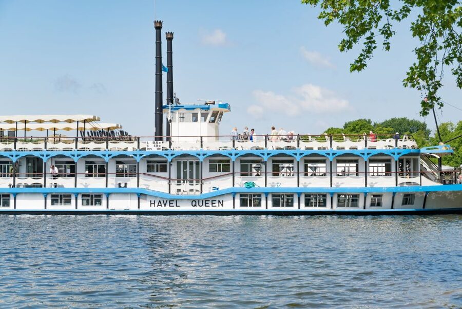 Berlin: 2-Hour Lake Oberhavel Cruise from Tegel - Villa Borsig, Konradshöhe, Alt Heiligensee, Nieder Neuendorf: the shore stops you can name