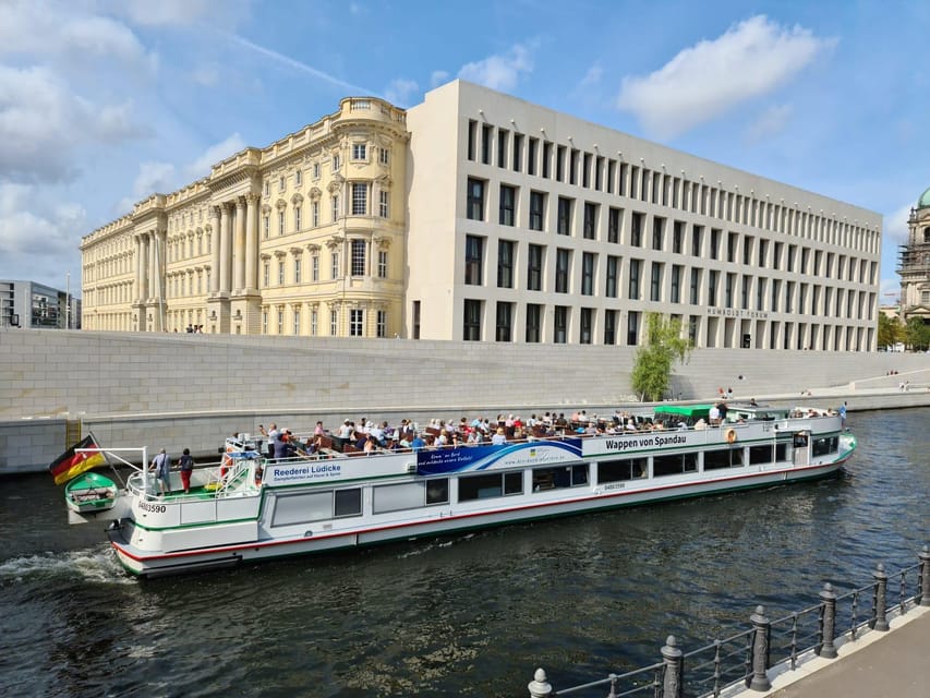 Berlin: 3.5-Hour Sightseeing Cruise on the Spree River - Government district from the water: Reichstag, Chancellery, and Friedrichstraße sightlines