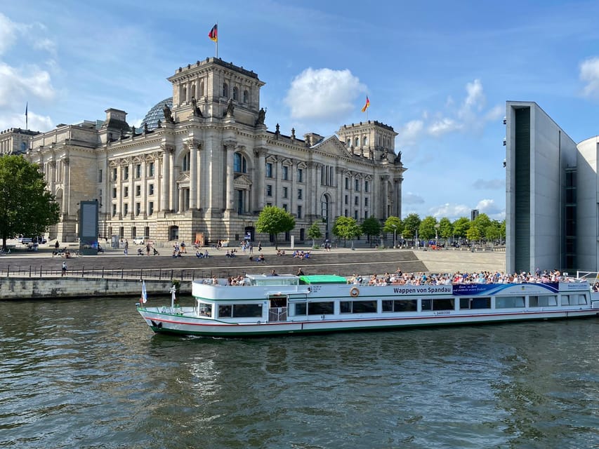 Berlin: 3.5-Hour Sightseeing Cruise on the Spree River - Museum Island, Humboldt Forum, and Nikolaiviertel: catching the city’s identity markers