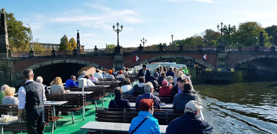 Berlin: 3.5-Hour Sightseeing Cruise on the Spree River - Itinerary flow, explained as a sightseeing strategy