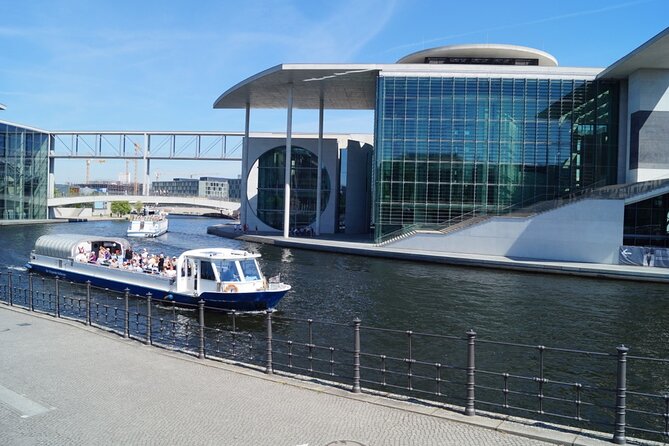 Berlin 3-Course Dinner Cruise - Drinks Included, Plus What to Expect for Extras