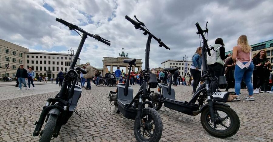 Berlin: 3-H Top Sights Guided E-Scooter Tour - East to West feeling, plus the Reichstag stop you cannot skip