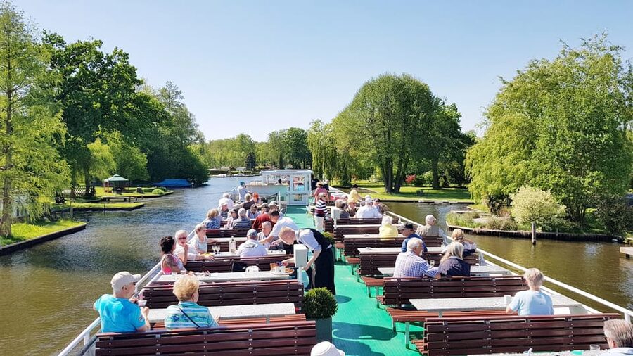 Berlin: 7 Lakes Boat Tour through the Havel Landscape - Pfaueninsel (Peacock Island) and the pleasure palace effect