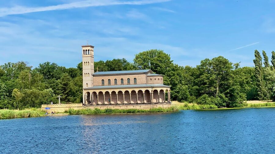Berlin: 7 Lakes Boat Tour through the Havel Landscape - Jungfernsee to Church of the Redeemer: history edges back in