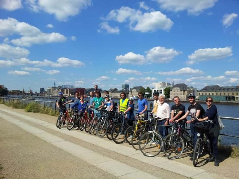 Berlin: Alternative Berlin Bike Tour - How This 3-Hour Alternative Bike Tour Makes Berlin Click