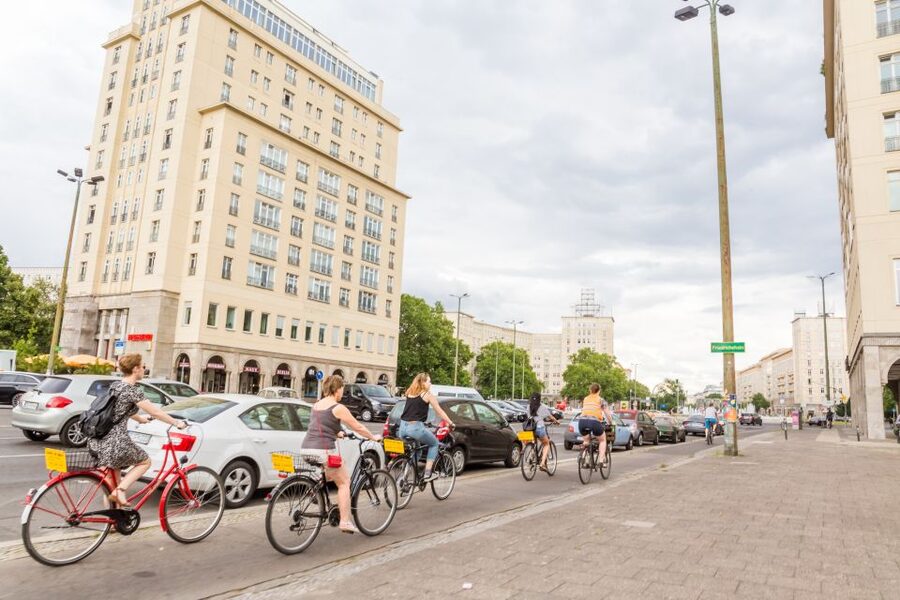 Berlin: Alternative Bike Tour of Kreuzberg & Friedrichshain - Bikes, pace, and what to pack so you stay comfortable