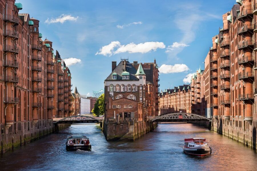 Berlin and Hamburg: Shore Excursion Tour Package - How port pickup and an air-conditioned bus change the day