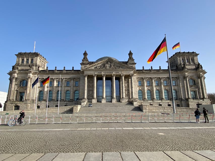 Berlin Battlefield Tour - Operation Berlin 1945 - Platz der Republik and the assault approach: the street route matters