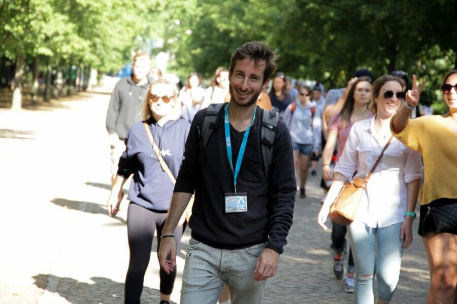 Berlin: Berlin Wall and the Cold War Walking Tour - The 2-Hour Flow: From Your Start Point to the Memorial
