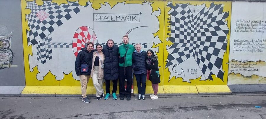 Berlin: Berlin Wall & East Side Gallery Walking Tour - East Side Gallery: street art as a Cold War mirror