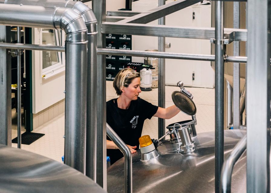 Berlin: Berliner Berg Brewery Tour with Beer Tasting - Why the Walk-Through Beats a Beer Hall Only Day