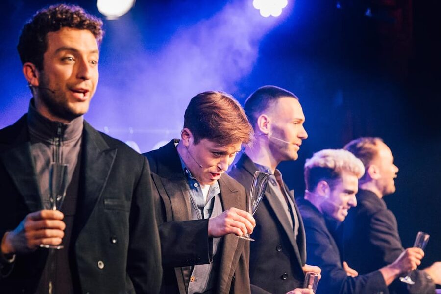Berlin: BKA Theater "Operetta for two gay tenors" - The songs: operetta hits, waltzes, and jokes you actually feel