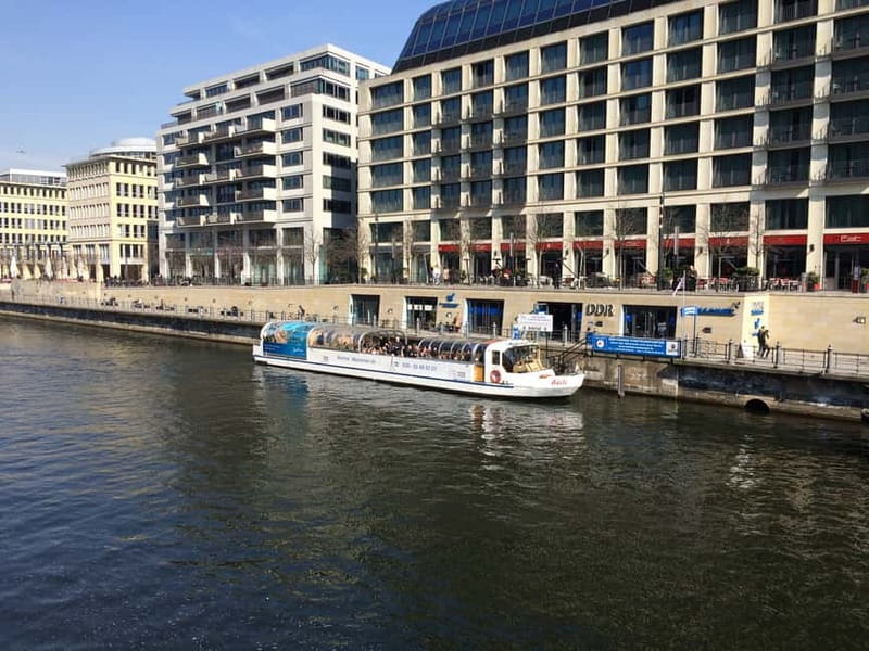 Berlin: Boat Sightseeing Cruise with Audioguide - Quick hits before you go
