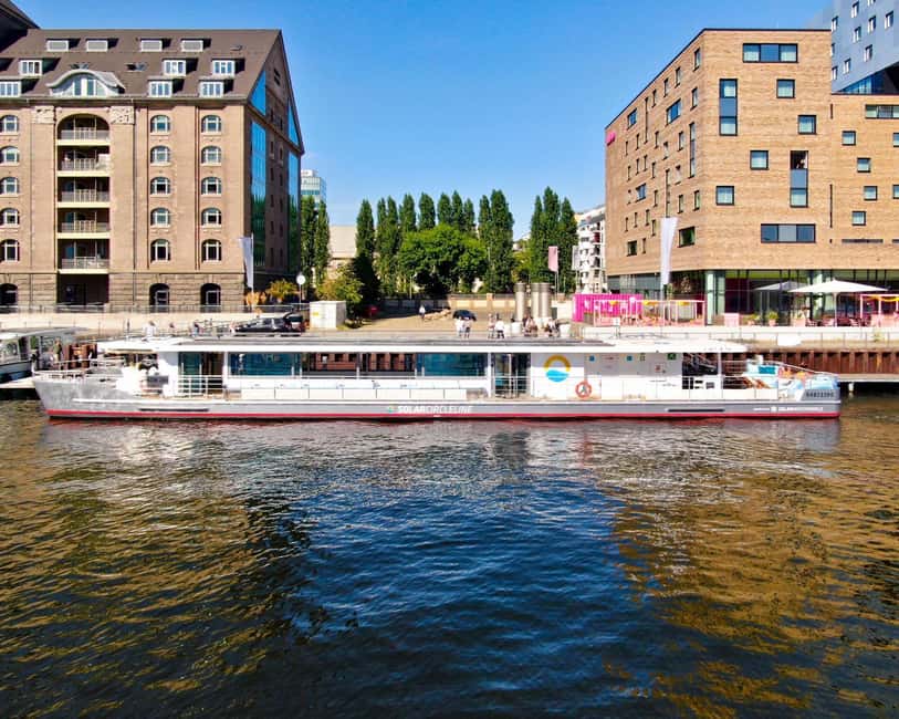 Berlin boat tour| Berlin highlight tour with solar boat on the Spree - What the Silent catamaran is like once you are onboard