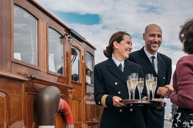 Berlin Boot Sightseeing Tour on Electric Private Yacht - The Audio and Crew Dynamic: Helpful, But Not a Live Guide