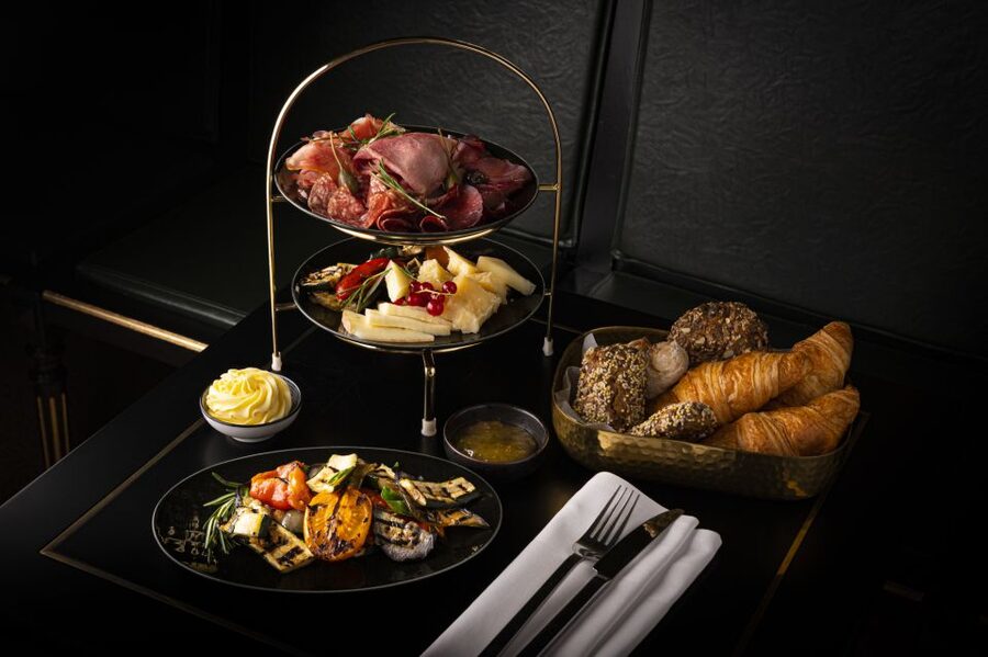 Berlin: Breakfast at Café Wintergarten - How the breakfast actually works, served to your table