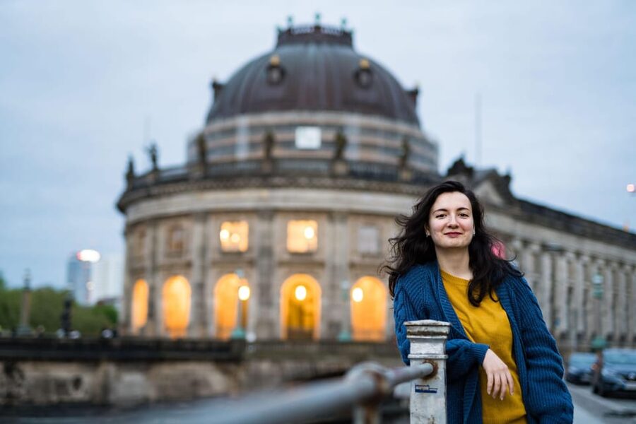 Berlin by Night: Private Photoshoot at Illuminated Cityscape - Metro time (about 15 minutes), keeping the night flow