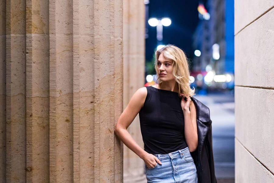 Berlin by Night: Private Photoshoot at Illuminated Cityscape - Photos in 48 hours: why the online gallery is practical