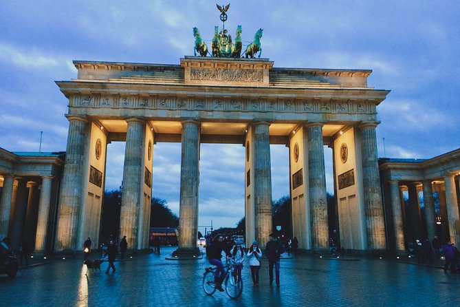 Berlin by Night Private Tour - All Must-See Sites Magically Lit Up at Night - Night photo tips that actually help on this route