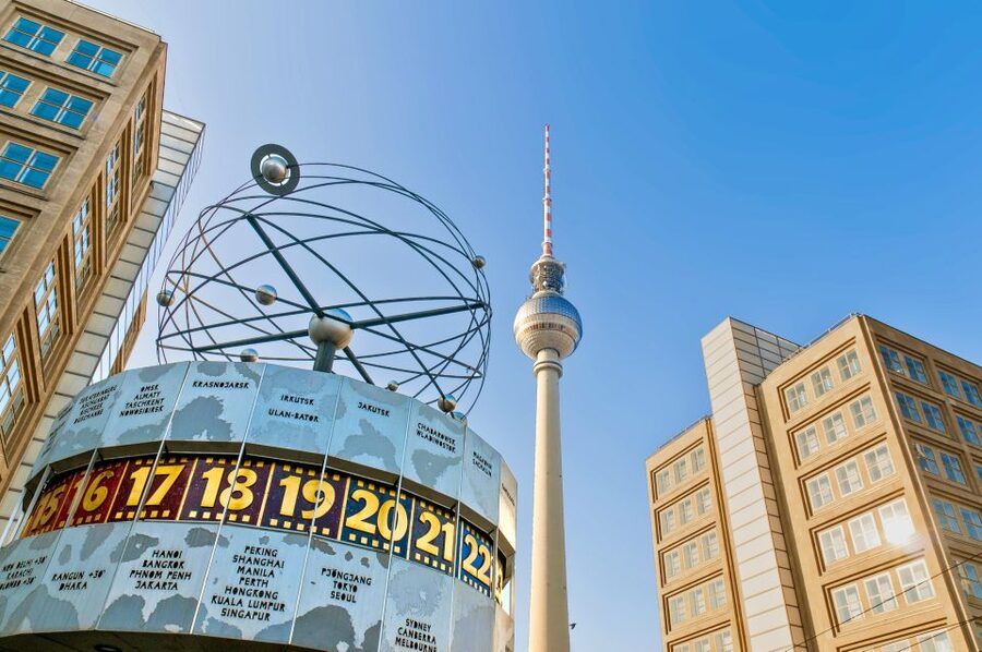 Berlin: City Center Walking Tour - Nikolaiviertel, Schlossplatz, and a pause at Berlin Cathedral