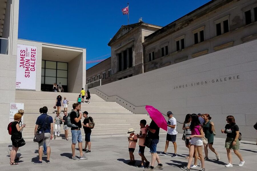 Berlin: City Highlights Express & Panorama Roof Terrace - Altes Museum and Unter den Linden: the grand boulevard moment