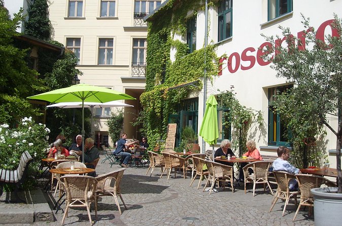 Berlin City Walking Tour of Scheunenviertel and Hackesche Höfe in Berlin Mitte - Hackesche Höfe: eight Art Nouveau courtyards with day-and-night personality