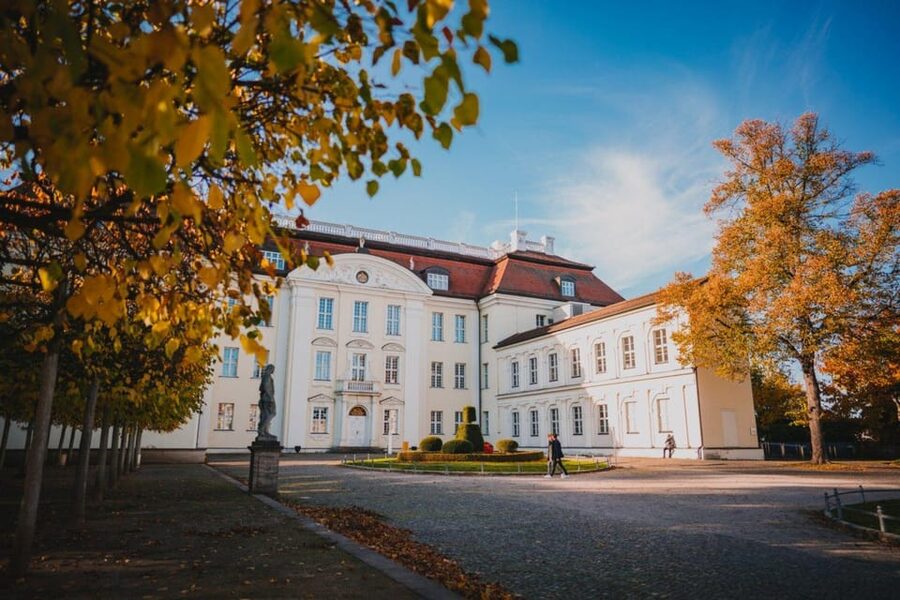Berlin: Classical concerts in Köpenick Palace - Aurora Hall - What you actually do during the 90 minutes