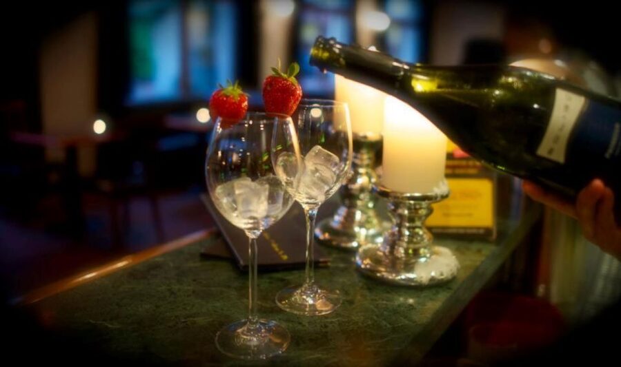 Berlin: Dinner in the Dark - Starting with a Foyer Drink, Then Choosing Your Menu