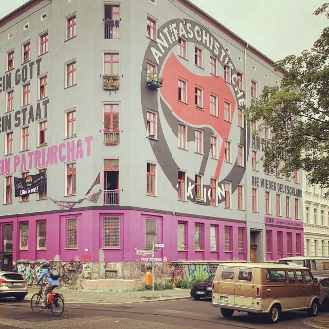Berlin: DIY & Subculture Sightseeing in a 1972 Ford Van! - Comfort and pacing: 1.5 hours that still feel substantial