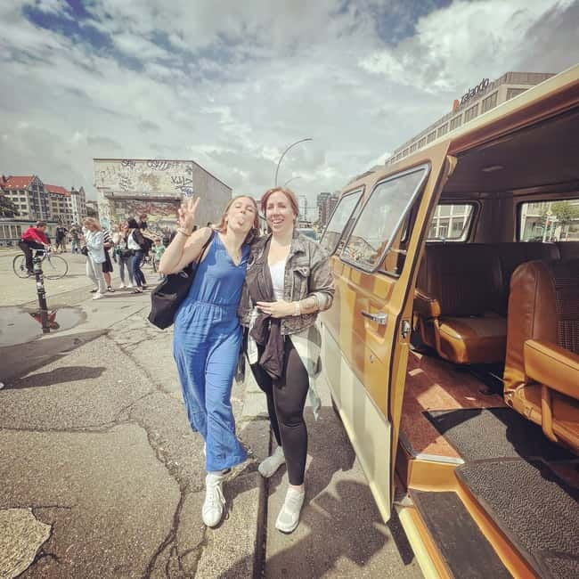 Berlin: DIY & Subculture Sightseeing in a 1972 Ford Van! - Meeting at East Side Gallery and rolling into Friedrichshain and Kreuzberg