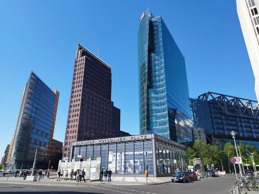 Berlin (E)Bike Tour Historical Highlights in Small groups - Price and value for $82 per person and 3.5 hours