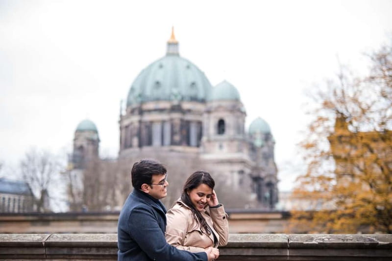 Berlin: Early Morning Private Photoshoot to avoid the Crowd - From the Spree to the government district: optional trip toward Brandenburg Gate and the Reichstag