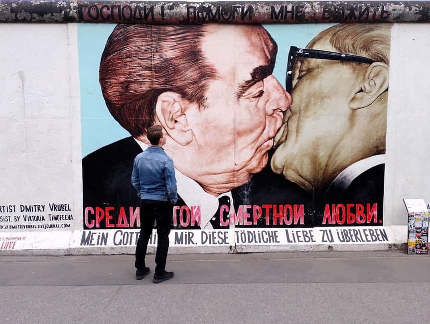 Berlin: East and West Wall Tour by Bike with a Guide - Key highlights worth planning around