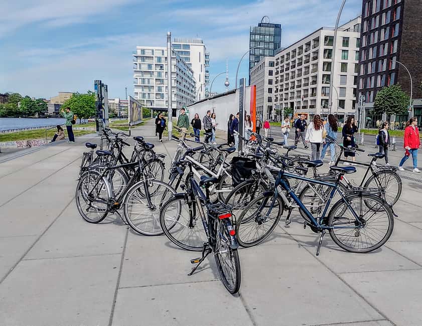 Berlin: East and West Wall Tour by Bike with a Guide - Price, bikes, and time value: what $33 gets you in practical terms