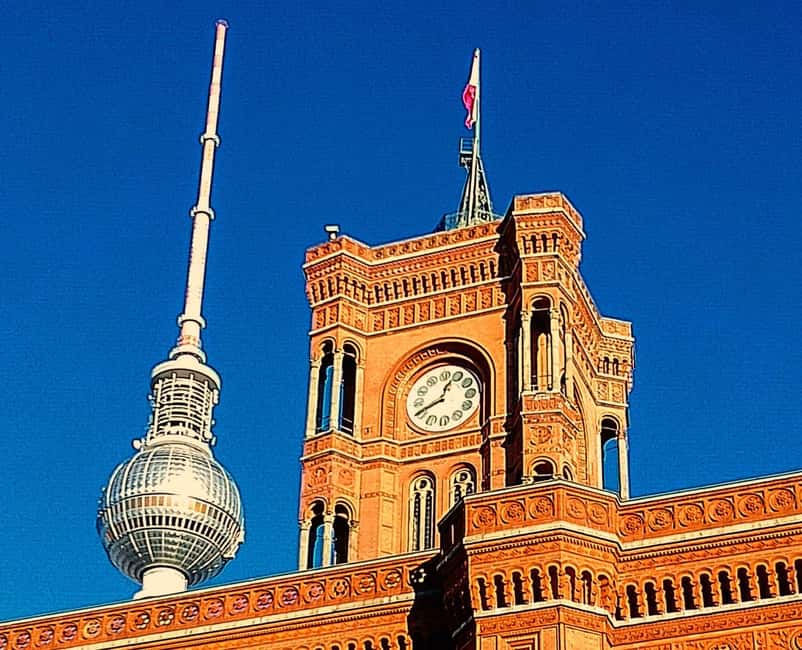 Berlin: East and West Wall Tour by Bike with a Guide - A 20 km East-and-West bike line through Berlin’s biggest time jumps