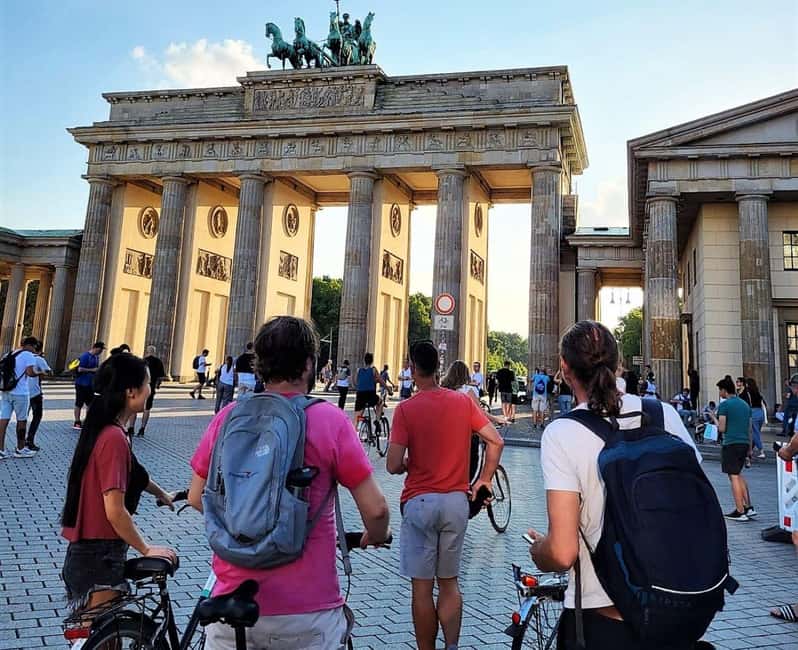 Berlin: East and West Wall Tour by Bike with a Guide - Friedrichshain riding: parks, viewpoints, and the story under the trees